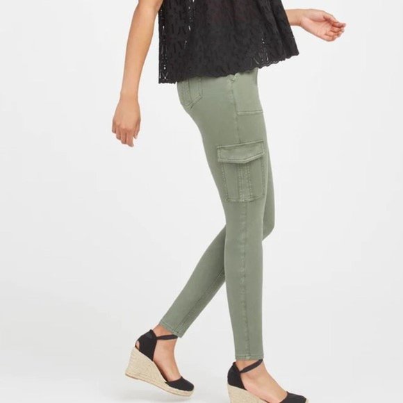 SPANX Stretch Twill Ankle Cargo Pants Soft Sage Green Size Medium Petite NWT - Picture 4 of 10